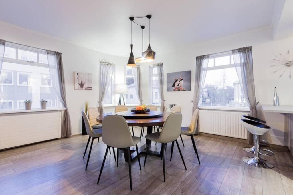 Superb Central Location, No Car Needed - Spacious Akureyri Eksteriør billede
