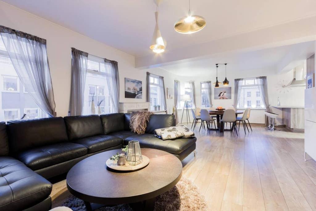 Superb Central Location, No Car Needed - Spacious Akureyri Eksteriør billede