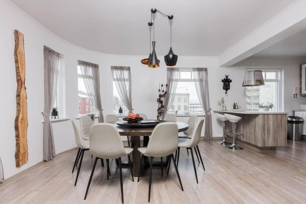 Superb Central Location, No Car Needed - Spacious Akureyri Eksteriør billede